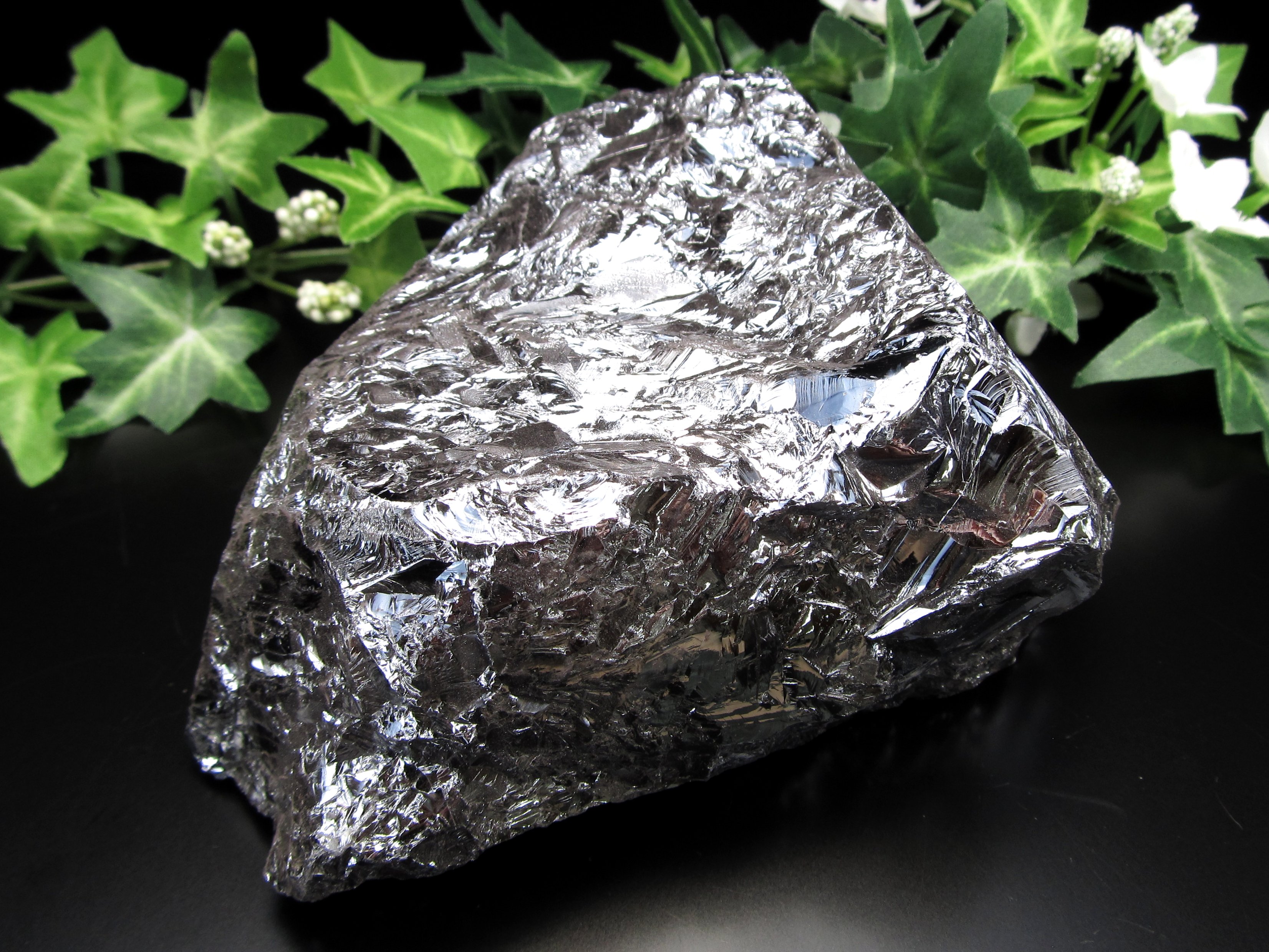 テラヘルツ鉱石 原石 最大幅130mm 重さ704g つやつや光沢 話題の 高純度 テラヘルツ 鉱石 2026年 検査機関にて検査済み 本物保証 返品保証 パワーストーン