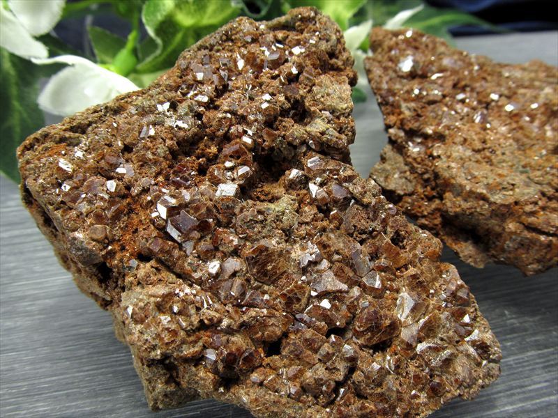 希少 国産原石 エピドート共生あり グロッシュラー ガーネット ラフ原石 1個売り 重さ130g-140g 原石ならではの天然のエネルギー 岩手県気仙郡住田町奥新切