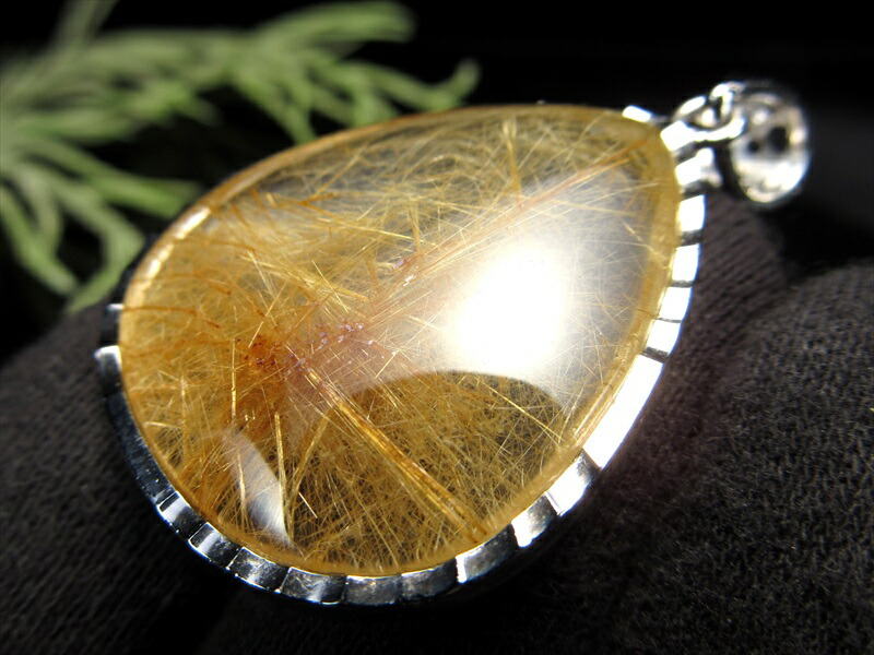 5A ゴールドルチルクォーツ ドロップ型ペンダントトップ 縦約30mm 重さ約10.7g 超透明 煌めく金針 金運をもたらす石 1点物 ブラジル産