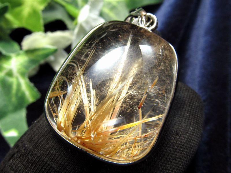 花咲くタイチン S級 タイチン ゴールドルチルクォーツ ペンダントトップ 重さ約19.5g 縦約26mm 超透明&煌めく金針 金運をもたらす石 Silver925 1点物