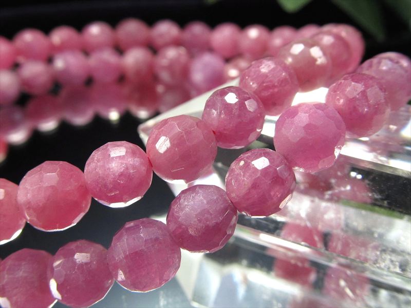 3A ルビー ミラーボールカット ブレスレット 5.5mm×32珠前後 キラキラ多面カット 落ち着きあるピンクパープルカラー 7月の誕生石 勝利と情熱を象徴する石