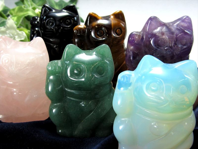 more 選べる6種類 右手招き猫 彫刻 置物 高さ約45mm-50mm 1個売り ネコ 金運や幸運 身近な福を招いてくれるミニにゃんこ お守りとしても