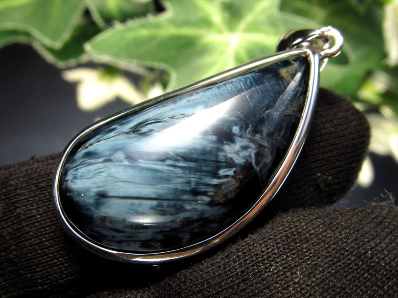 美麗シラー ブルーピーターサイト ドロップ型 ペンダントトップ 縦29m×14mm 重さ 8.2g 希少 レアストーン 極上マーブルブルー ナミビア産 pe-s-g