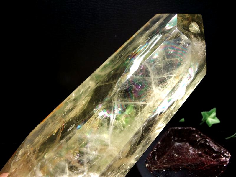 店頭展示中 特大サイズ 虹びっしり シトリン ポイント 置物 専用木製台付き 高さ約180mm 重さ1942g 濃厚発色 黄水晶 11月の誕生石 一点もの ブラジル産