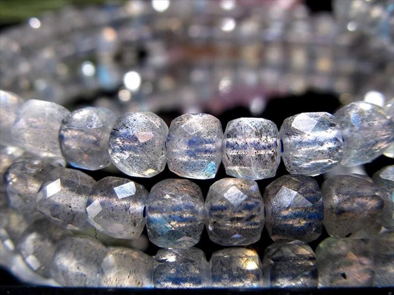 高コスパ 激安特価 ラブラドライト キューブカット ブレスレット 幅約4.5mm キラキラキューブカット 合わせやすいシンプルデザイン 色とりどりの美しいシラー