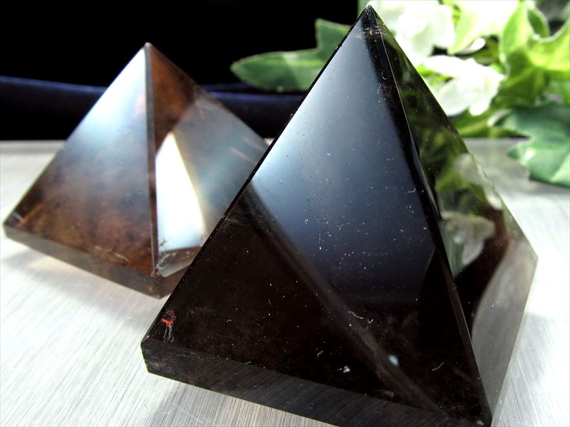 スモーキークォーツ ピラミッド 置物 1個売り 85g-95g 空間の浄化や魔除け・厄除けのお守りに ブラジル産 パワーストーン 天然石