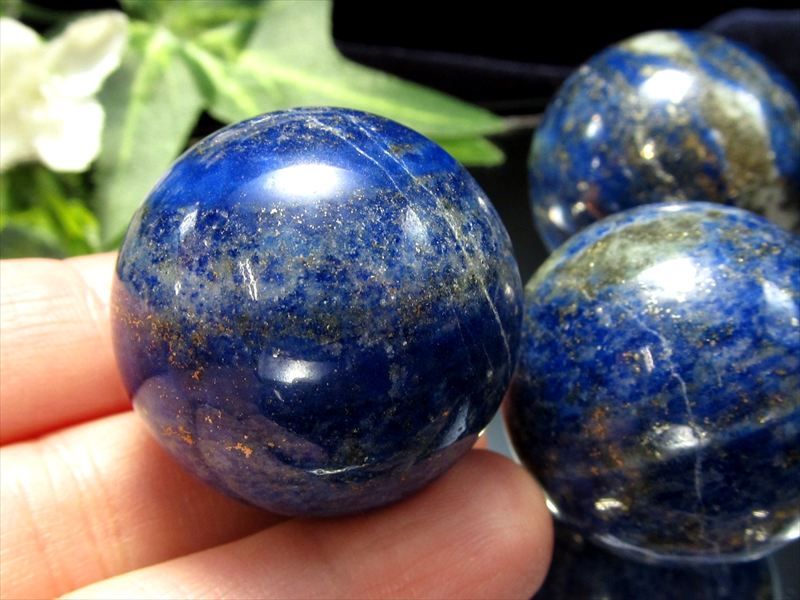 小サイズ ラピスラズリ 丸玉 直径約30mm前後 1個売り つやつや光沢のある紺色 邪気を払い幸運を呼び寄せる聖なる石 12月の誕生石 アフガニスタン産 ma-s