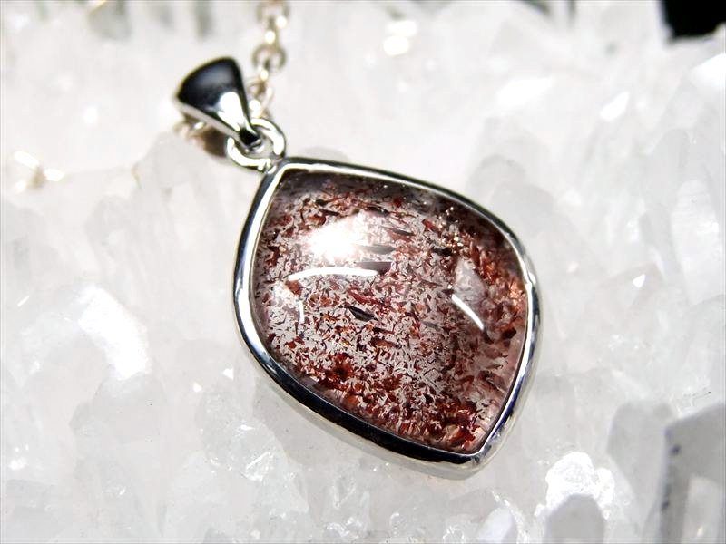 バイヤー厳選 5A スーパーセブン ペンダントトップ 縦17mm 重さ3.9g 超透明 キラキラ鉱物たっぷり 1点物 ブラジル産 パワーストーン 天然石