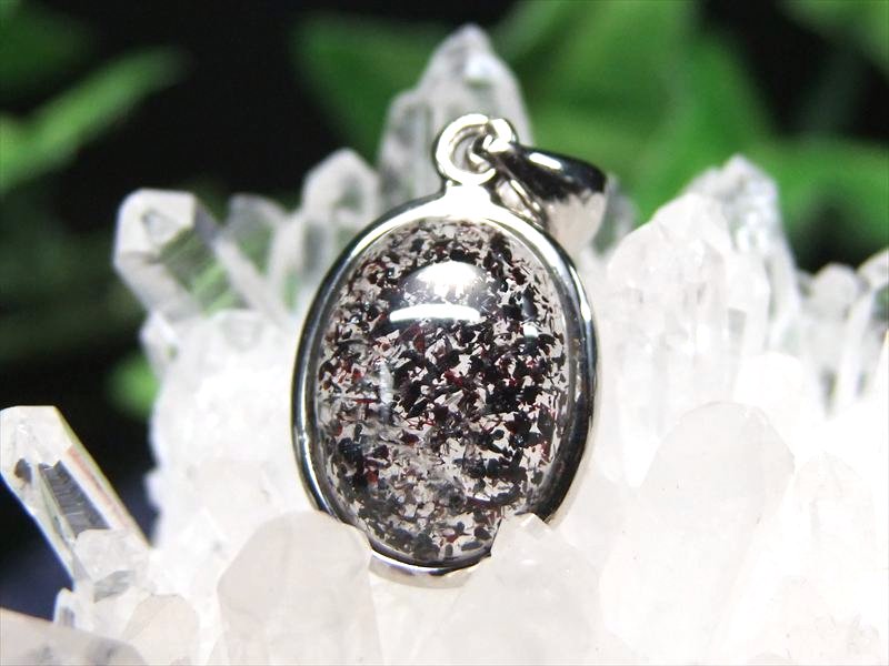 バイヤー厳選 S級 スーパーセブン オーバル型 ペンダントトップ 縦13mm 重さ2.4g 超透明 キラキラ鉱物たっぷり 1点物 ブラジル産 パワーストーン 天然石