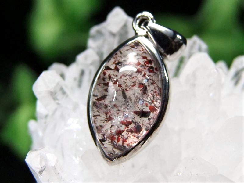バイヤー厳選 赤・黒レピドクロサイト S級 スーパーセブン マーキス型 ペンダントトップ 縦15mm 重さ2.8g 超透明 キラキラ鉱物たっぷり 1点物 ブラジル産