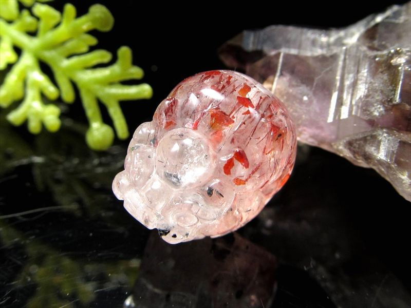 財運を高める瑞獣 ストロベリークォーツ 貔貅 ヒキュウ タンブル ビーズ 長さ約13mm×幅11mm 約2.7g キュートな貔貅 輝くレピドクロサイト