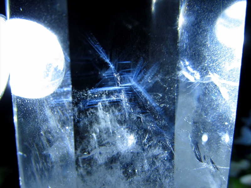 虹入り エンジェルラダー入り 水晶ポイント 六角柱 専用木製台座付 台座有りの高さ169mm 重さ650g 極上超透明 浄化 インテリア 一点もの ブラジル産