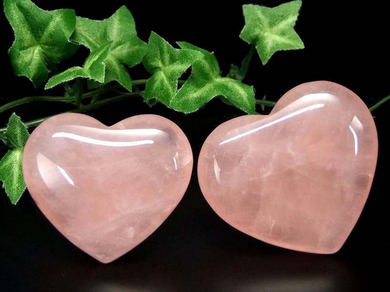 ディープローズクォーツ ハート型 タンブル 重さ45g-60g 1個売り 女性に人気 ハート型 艶光沢抜群 可愛らしいミルキーピンク 恋愛運最強の組み合わせ