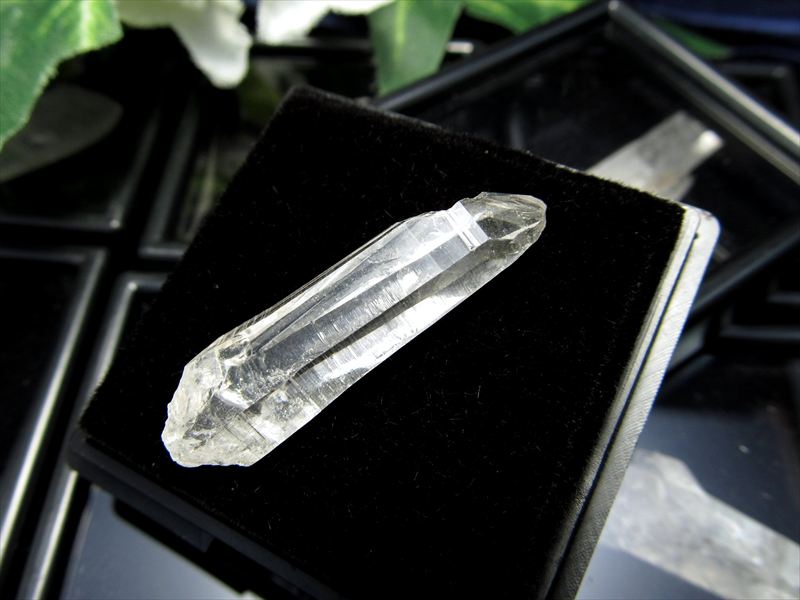 良質 宮崎水晶 板谷水晶 単結晶 SSサイズ 1個売り ルースケース入り ポジティブなエネルギーを引き寄せる 宮崎県 西米良村板谷産 パワーストーン 天然石