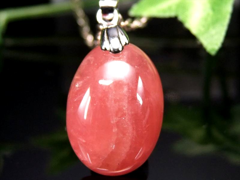 4A+ インカローズ ペンダントトップ オーバル型 石サイズ縦約19mm 約5.1g 艶やかな薔薇色の輝き 優雅な縞模様と光沢感が織り成す美しい表情