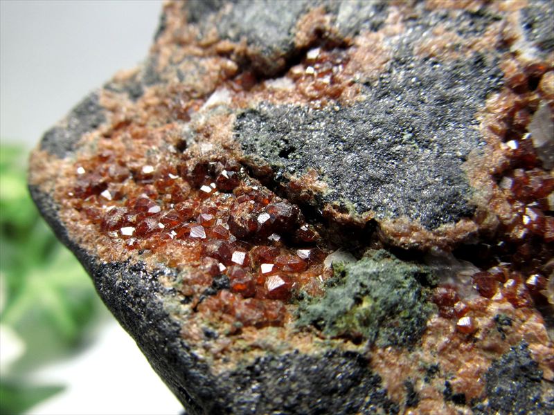 希少 国産原石 アンドラダイトガーネット 原石 1点物 重さ288g 灰鉄柘榴石 赤鉄鉱 コレクターに大人気のナチュラル原石 岩手県遠野市 釜石鉱山産