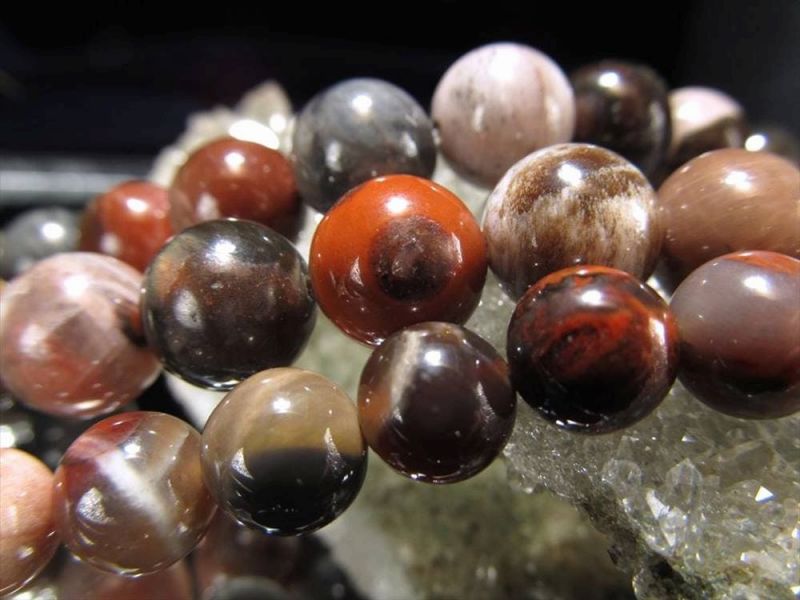 約6mm珠 ペトリファイドウッド 一連 約37-39cm 色彩豊かな木の化石 マダガスカル産 パワーストーン 天然石