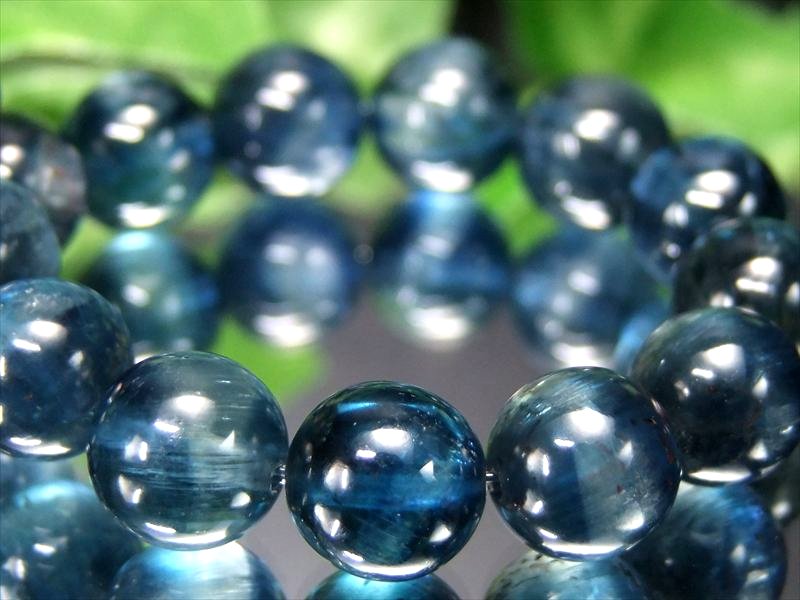 店頭展示中 まるでロンドンブルー 5A 超透明 カイヤナイト ブレスレット 9mm-9.5mm×21珠 希少シリカ入りカイヤナイト 美しいシラーが浮かぶ層状結晶