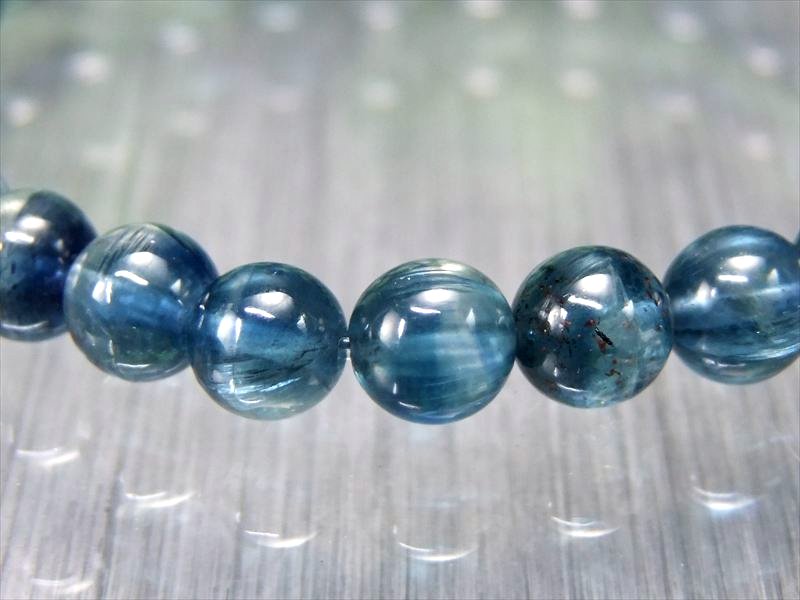 まるでロンドンブルー 5A 超透明 カイヤナイト ブレスレット 9mm-9.5mm×21珠 希少シリカ入りカイヤナイト 美しいシラーが浮かぶ層状結晶