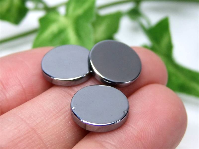 訳あり・欠けあり テラヘルツ鉱石 コイン型 小 プレート 直径約12mm 厚さ約1.5mm つやつや光沢で鏡のような表面 話題の 高純度 テラヘルツ 鉱石 2026年