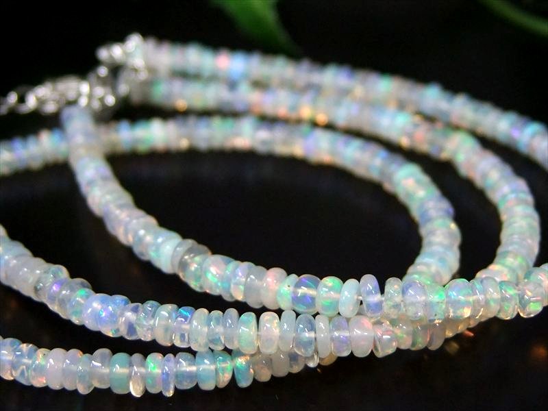 コスパ抜群 プレシャスオパール ボタン型ワイヤーブレスレット 幅約3mm-3.5mm 極上遊色効果 アジャスター金具付 Silver925 エチオピア産 パワーストーン