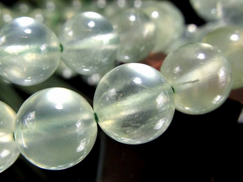 AA+ プレナイト ブレスレット 9.5mm-10mm×20珠前後 インクルージョン少なめ高品質タイプ しっとりツヤツヤ 心を癒し、障害を乗り越える力をくれる石