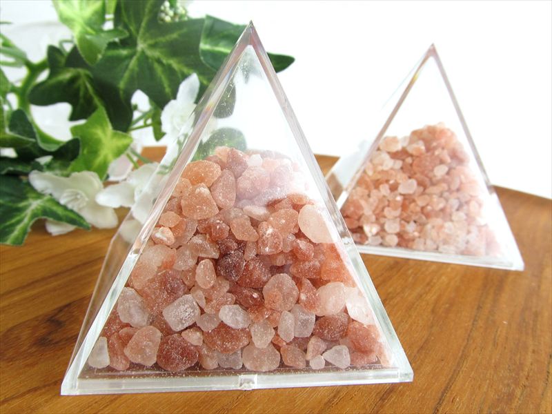 Lサイズ ヒマラヤ岩塩入り ピラミッド盛り塩セット 1個売り 縦約60mm 幅約60mm ピンクソルト 風水 ピラミッドパワー お部屋に置けるお清めパワースポット
