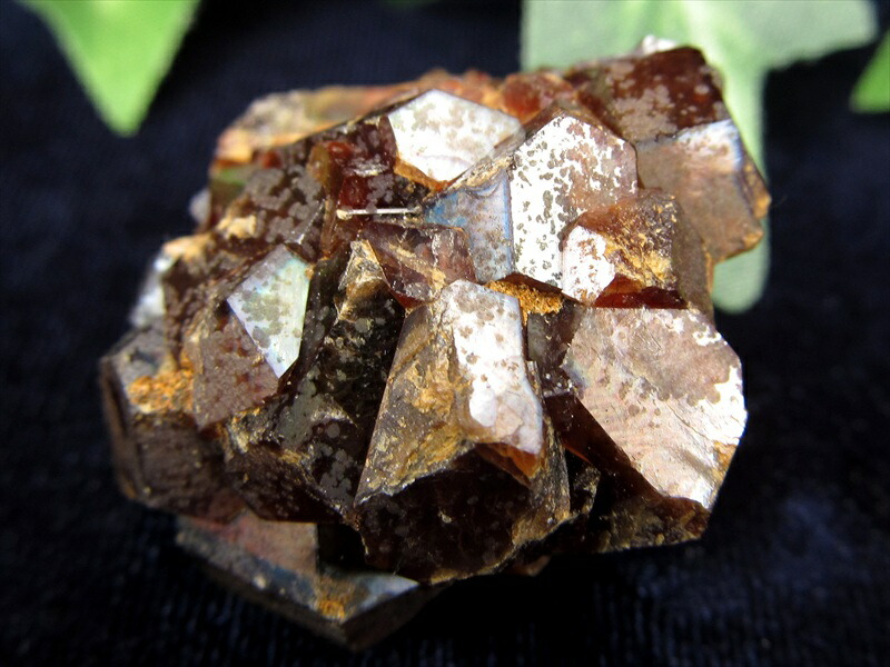 希少 国産原石 レインボー ガーネット アンドラダイトガーネット 原石 幅31mm 重さ23.7g 持ち主の魅力を高めて恋愛運を向上させる天然石