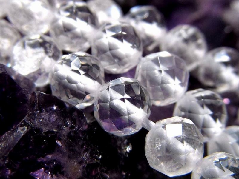 激安宣言 小サイズビーズ 約3mm前後 天然水晶 クリスタル キラキラ多面カット 一連 約37-39cm 純粋と浄化を象徴する石 4月の誕生石