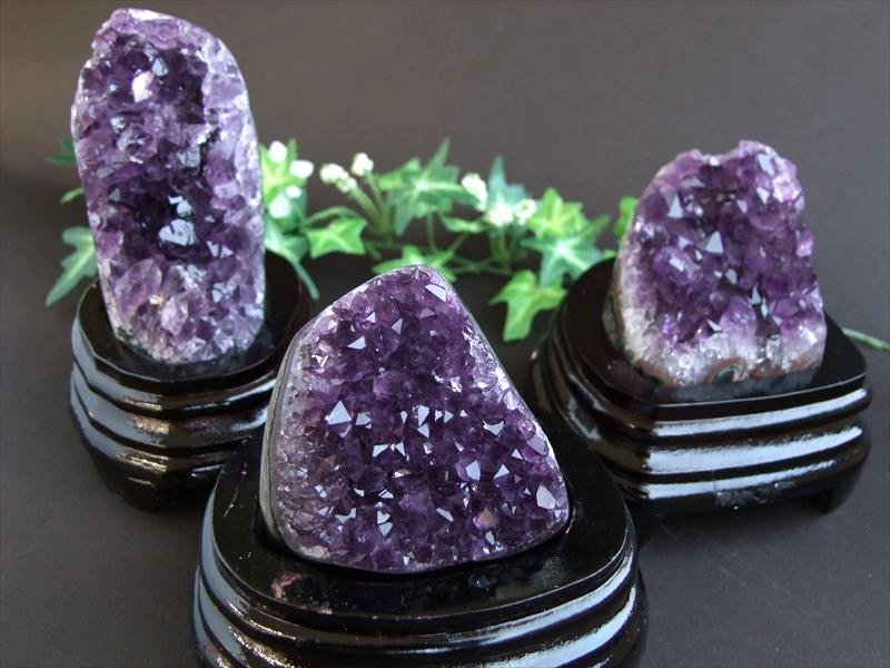 台座付き 3A アメジスト 紫水晶 クラスター スタンドタイプ 重さ500g-550g 1個売り 愛の守護石 浄化やインテリアに 紫水晶 天然石 ウルグアイ産