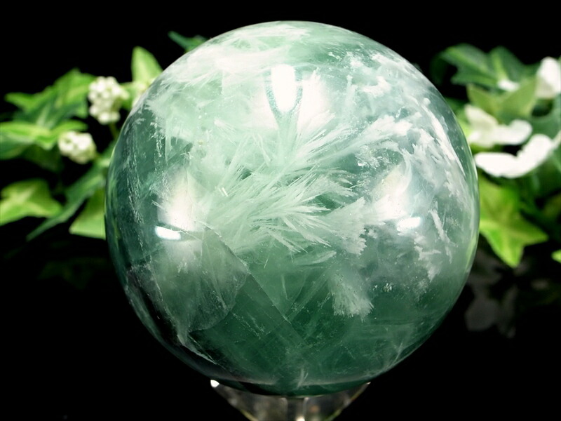 まるで美しい天使の羽 エンジェルフェザーインフローライト 丸玉 台座付き 直径約60.3mm 重さ約363g 唯一無二の神秘的模様 癒しの石 石花蛍石 一点物 中国