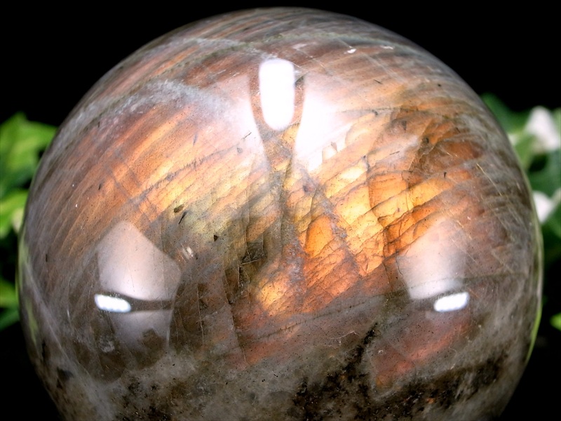 3A+ ピンクオレンジシラー ラブラドライト 丸玉 台座付 直径 72.2mm 重さ 522g 月と太陽を象徴する石 一点もの マダガスカル産 パワーストーン 天然石