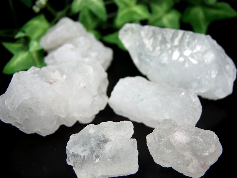 100gセット ヒマラヤ水晶 アイスクリスタル ニルヴァーナクォーツ 原石 重さ約100g 6-12個入り 強力なパワーを持つ水晶 近年発見された水晶 ネパール産