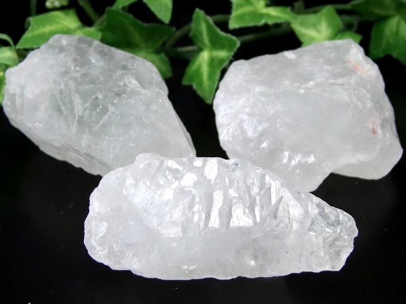 大き目 200gセット ヒマラヤ水晶 アイスクリスタル ニルヴァーナクォーツ 原石 重さ約200g 3-6個入り 強力なパワーを持つ水晶 近年発見された水晶 ネパール産