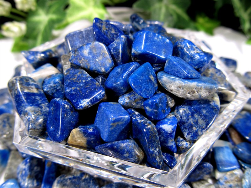 大粒 ラピスラズリ さざれ 約200g 粒の平均約7mm-25mm 幸運の象徴 世界最古のパワーストーン 深い瑠璃色 青金石 サザレ石 アフガニスタン産 パワーストーン