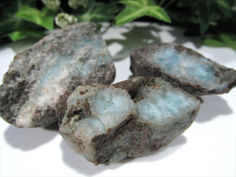 ラリマー ブルーペクトライト 原石タイプ 詰め合わせ 200g 約6-10個入り サイズ約25mm-50mm 個性豊かなラリマー原石 カリブ海の宝石