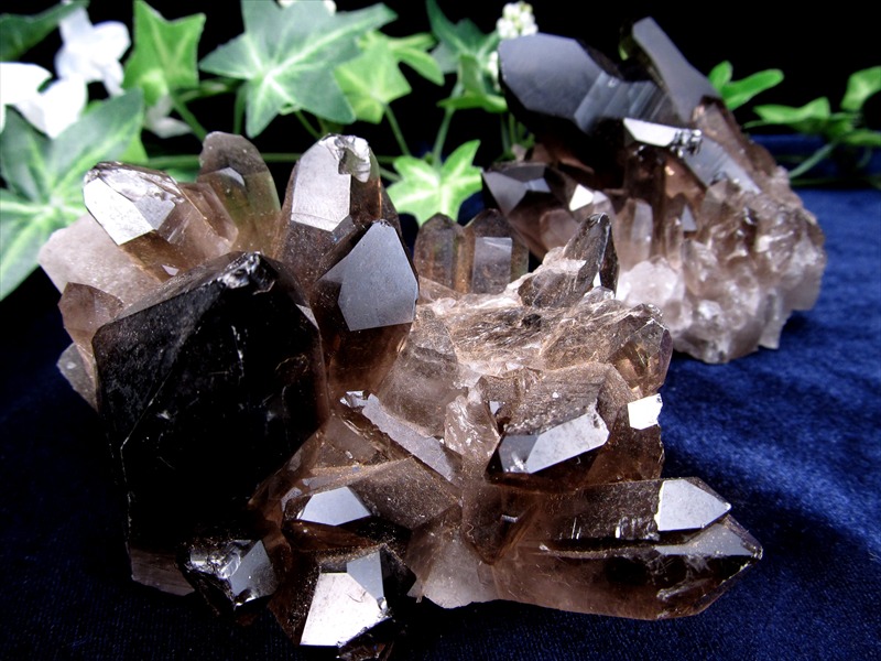 高品質 スモーキークォーツ 煙水晶 クラスター原石 1個売り 重さ約100g-150g 心身を安定させる石 インテリア・浄化に ギャランティカード付き ブラジル