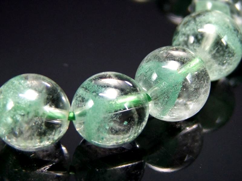 店頭展示中 限定4本 S級 全珠くっきり山形 エメラルドグリーンファントム ブレスレット 9.5mm-10mm×19珠 澄み切った水晶に浮かぶ新緑のファントム