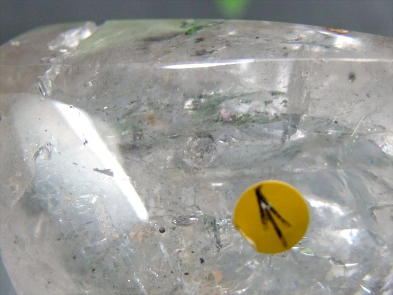 激レア・気泡が端から端まで動く 水入り 水晶 磨きタンブル 最大幅44mm 重さ38.2g 扇形カット 強力な癒しの力 古代の水を封入した水晶 最強のお守り 1点物