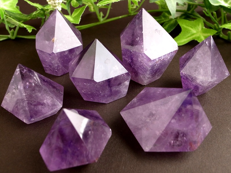 大特価 4A アメジストポリッシュ ポイント 原石 1個売り 重さ約10g-20g 守護の石 深みのある葡萄色 透明感あり 精神的な安定と癒やし ブラジル産