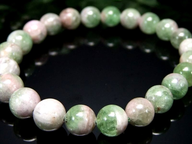 激レア 蛍光 ツァボライト タンザナイト ピンクゾイサイト 共生 ブレスレット 7.5mm-9mm×23珠 流通量極少・スカルン 蛍光珠有り 1月の誕生石 タンザニア産