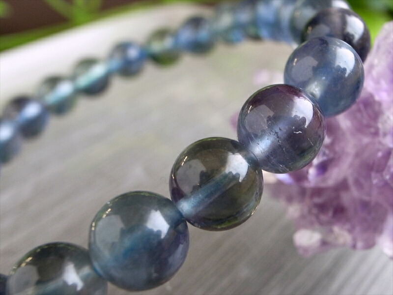 赤蛍光 ブルーフローライト 蛍石 ブレスレット 7.5mm-8mm×24珠 鮮やかブルー 超透明 青緑の美しい蛍石 アメリカ産 パワーストーン 天然石