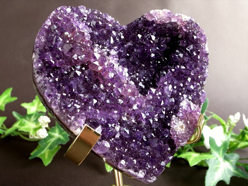全品P2倍 アメジスト ハート型 クラスター ゴールデン台座付 最大幅98mm 重さ379g 極上濃厚パープル&美結晶 愛の守護石 紫水晶 1点物 ウルグアイ産