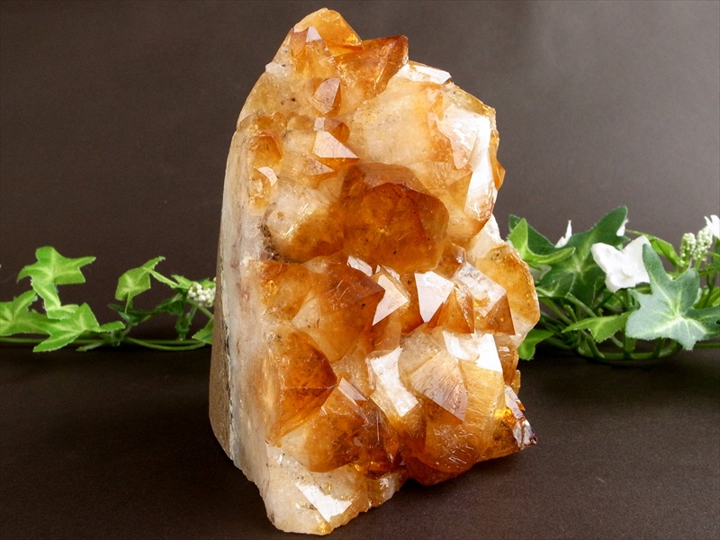 特濃ブランデーカラー シトリン クラスター 原石 スタンド型 高さ 104mm 重さ 855g 商売繁盛のお守りに 空間の浄化など 11月の誕生石 一点物 黄水晶