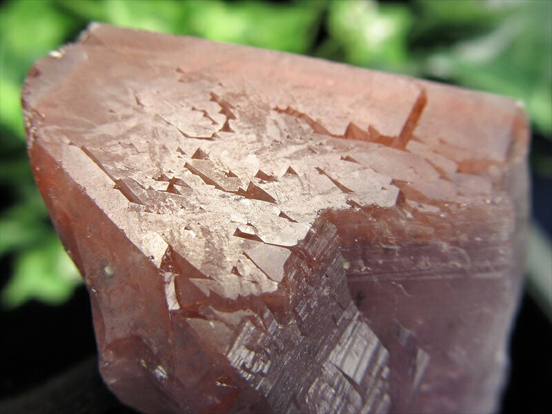 未来を拓く逆三角形と大地を纏う赤き帽子 トライゴーニック有り レッドキャップ アメジスト 単結晶 最大幅 78mm 重さ 70g 2月の誕生石