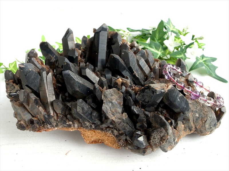 圧倒的支持 天然 黒水晶 モリオン クラスター原石 重さ1739g 最強の魔除け・邪気払いの石 大自然の力強さ 1点物 マダガスカル産 パワーストーン 天然石