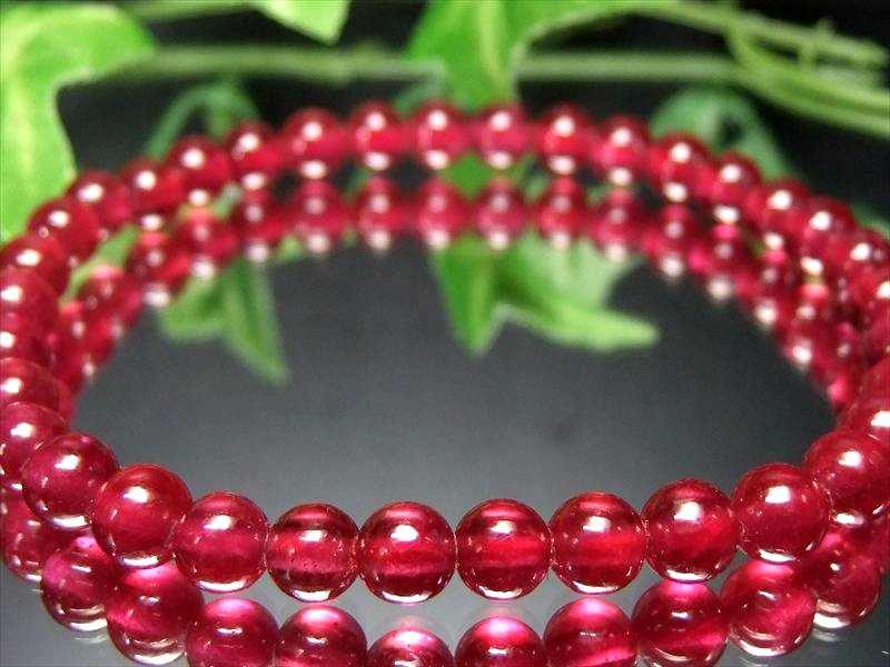 最高級グレード S級 宝石質 ルビー ブレスレット 5.5mm-6mm×35珠 深紅の高貴な美しさ 愛と勝利をもたらす情熱的な石 7月の誕生石 妖艶 1点物 ミャンマー産