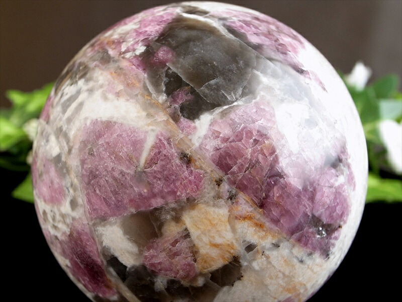 新種のペグマタイト ユニコーンストーン 丸玉 置物 直径73mm 重さ 542.4g レピドライトやピンクトルマリン・スモーキークォーツの共生