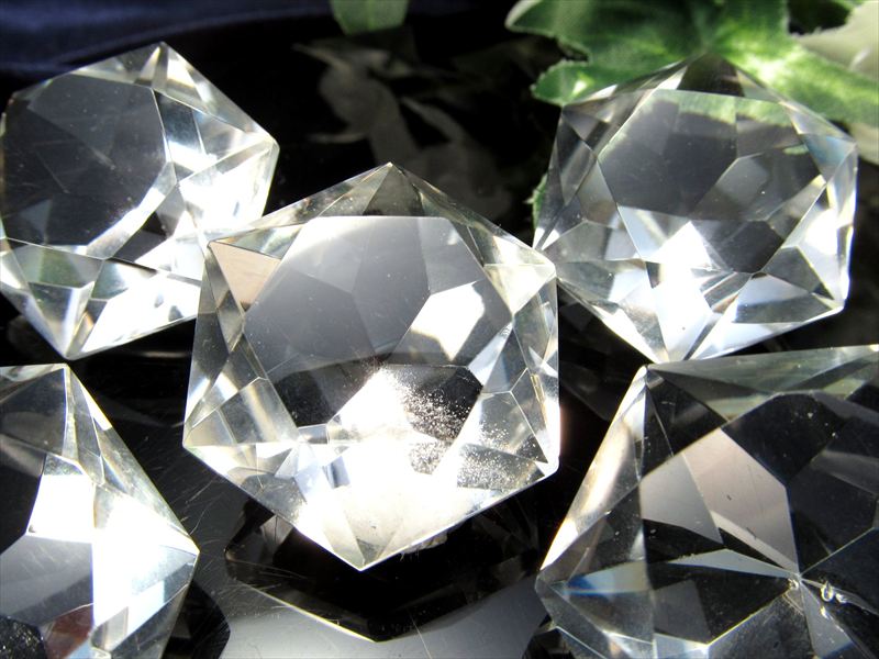 水晶 六芒星カット タンブル 最大幅約27mm 1個売り 超透明 すべての浄化と純粋さを象徴する石 ヘキサゴン型タンブル ブラジル ゴイアス州産 パワーストーン