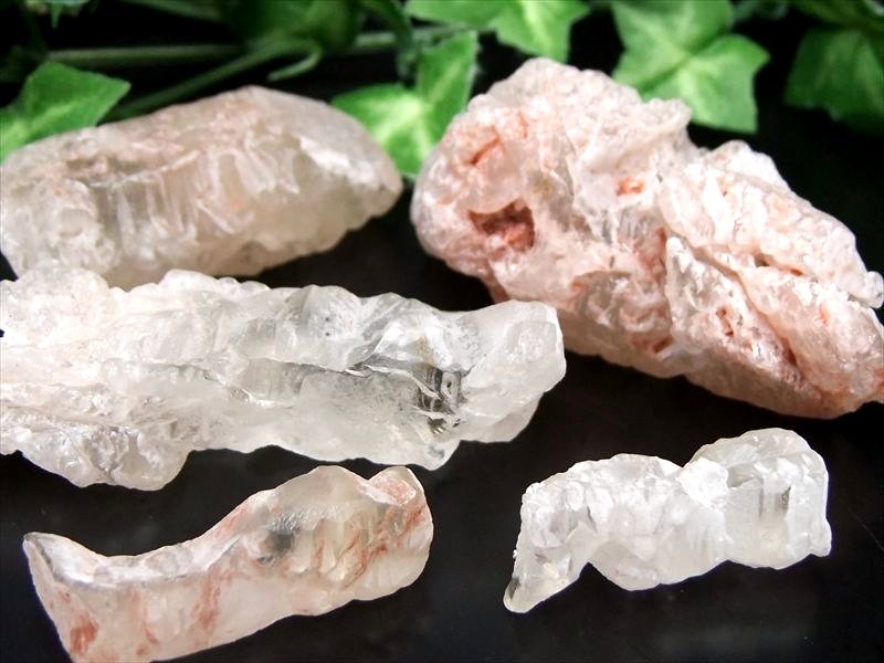 希少なピンク アイスクリスタル エッチドクォーツ 結晶 原石 約100gセット 6-12個入り 大自然が生み出した特殊形状水晶 パワーストーン 天然石